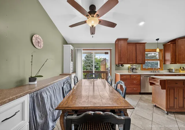 image of 1358 Cottonwood Ln, Crystal Lake, IL 60014 | MLS# 12720304