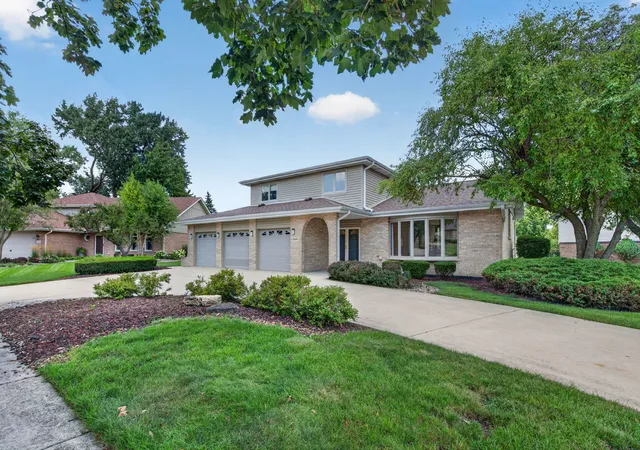 1st image of 11644 Brookwood Dr, Orland Park, IL 60467 | MLS# 12720313