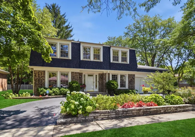 1st image of 301 Earls Ct, Deerfield, IL 60015 | MLS# 12720315