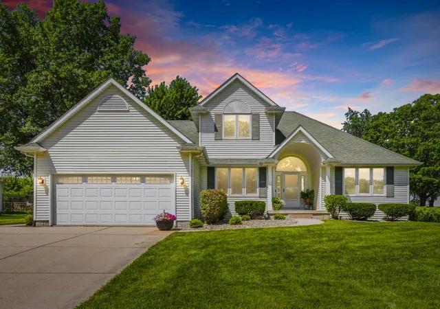 Photo 1 of Sale Pending at 39 White Pine Rd, Geneseo, IL 61254 | MLS# 12720357 | Listing updated on 2026-08-27