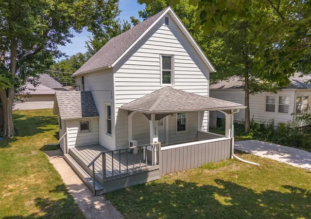 Photo 1 of Single family home for sale at 529 E Timber St, Pontiac, IL 61764 | MLS# 12720362 | Listing updated on 2026-09-01