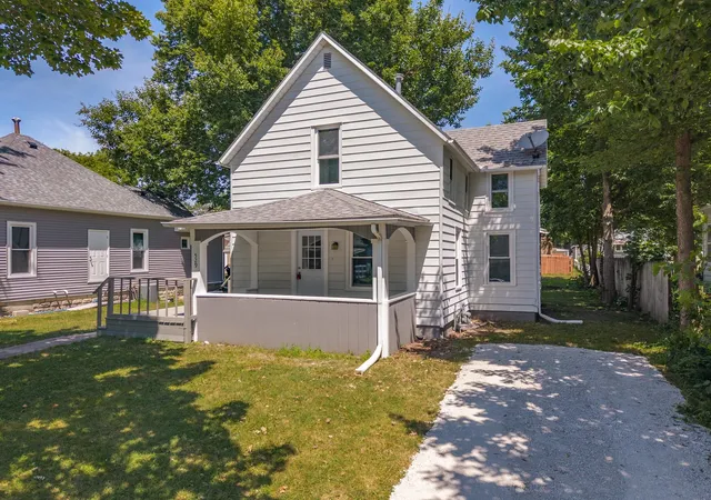 Photo 2 of Single family home for sale at 529 E Timber St, Pontiac, IL 61764 | MLS# 12720362 | Listing updated on 2026-09-01