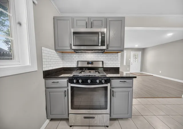 Photo 4 of Single family home for sale at 415 Shabbona Dr, Park Forest, IL 60466 | MLS# 12720398 | Listing updated on 2026-10-07