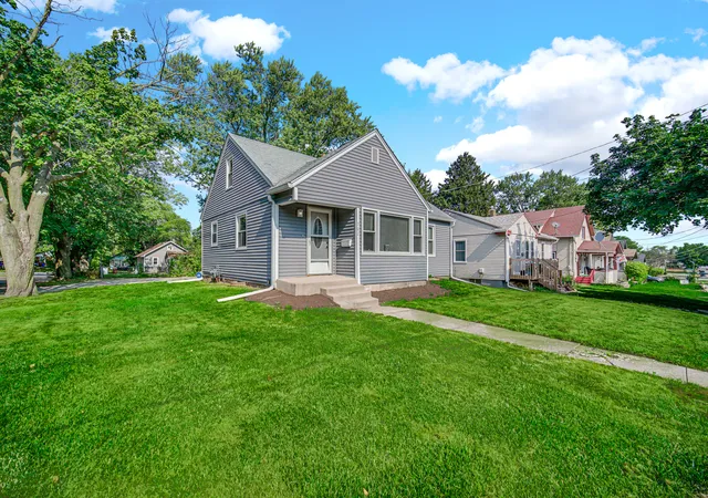 2nd image of 702 N Independence Ave, Rockford, IL 61101 | MLS# 12720425
