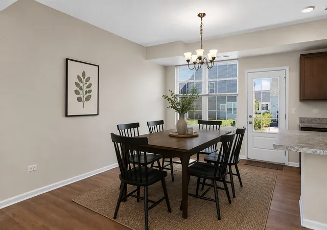 5th image of 967 Celebration Dr, Aurora, IL 60504 | MLS# 12720431
