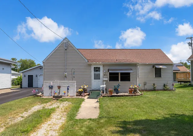 1st image of 1038 Catherine St, Ottawa, IL 61350 | MLS# 12720492