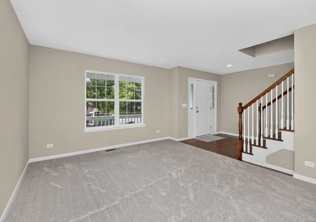 3rd image of 2212 James Leigh Dr, Aurora, IL 60503 | MLS# 12720642