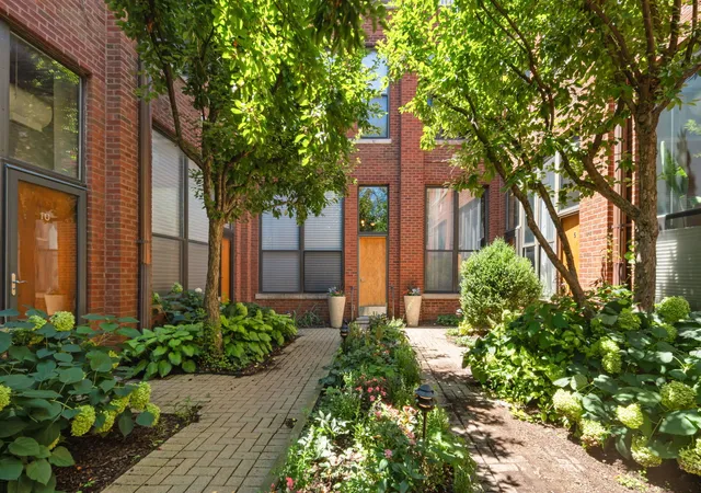 Listing Photo 4 - Condo for sale in building located at 2222 N Racine Ave, Chicago, IL 60614 - Unit #14