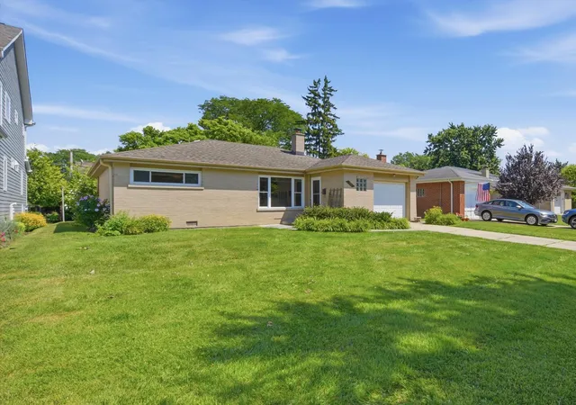 Photo 2 of Single family home for sale at 13 S School St, Mount Prospect, IL 60056 | MLS# 12720860 | Listing updated on 2026-09-02