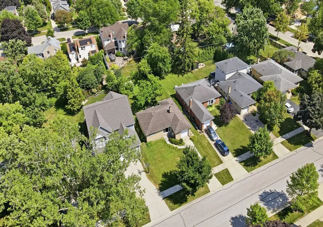 Photo 3 of Single family home for sale at 13 S School St, Mount Prospect, IL 60056 | MLS# 12720860 | Listing updated on 2026-09-02