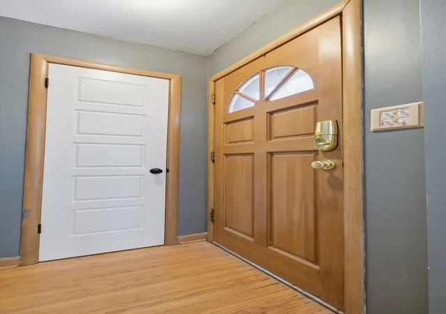 Photo 4 of Single family home for sale at 13 S School St, Mount Prospect, IL 60056 | MLS# 12720860 | Listing updated on 2026-09-02