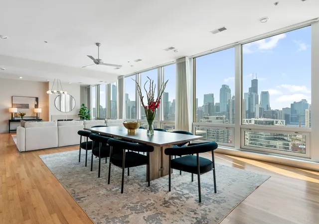 3rd image of 500 W Superior St, Chicago, IL 60654
