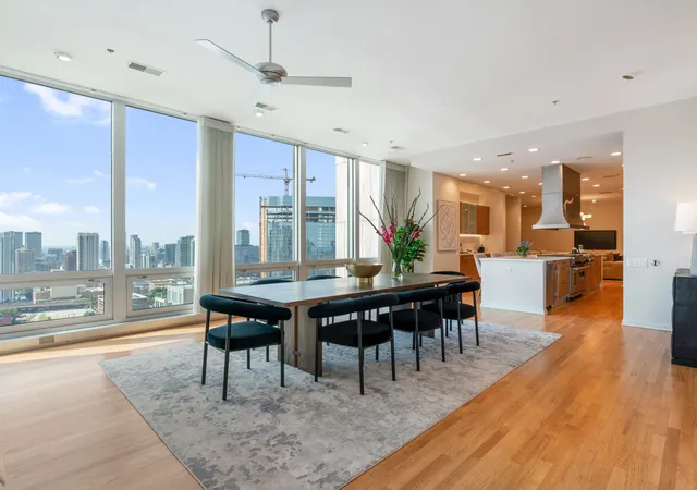 5th image of 500 W Superior St, Chicago, IL 60654