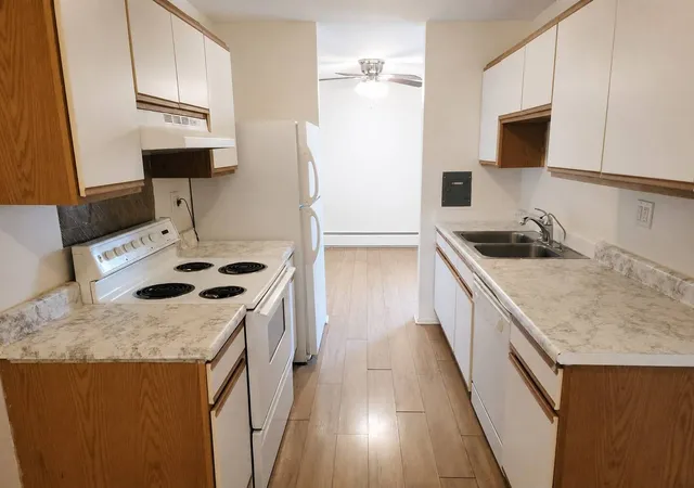 Photo 3 of Condo for sale at 1810 Hemlock Pl #204, Schaumburg, IL 60173 | MLS# 12720960 | Listing updated on 2026-08-18