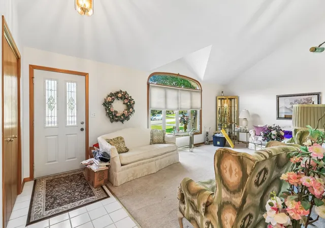 Photo 3 of Single family home for sale at 16661 W Oneida Dr, Lockport, IL 60441 | MLS# 12721076 | Listing updated on 2026-08-19