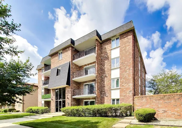 Photo 2 of Condo for sale at 11012 S Kilpatrick Ave #2NE, Oak Lawn, IL 60453 | MLS# 12721127 | Listing updated on 2026-09-07