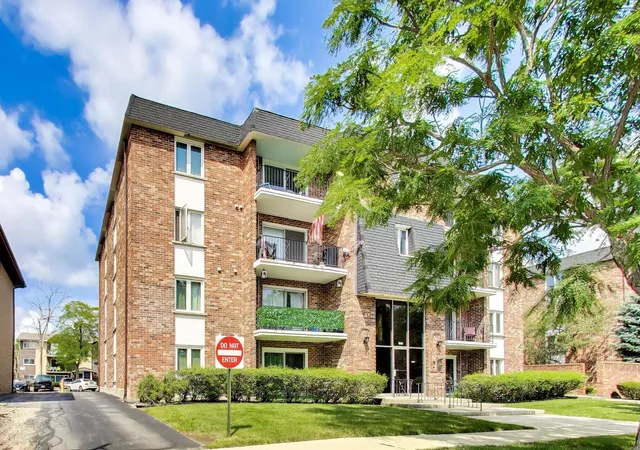 Photo 2 of Condo for sale at 11012 S Kilpatrick Ave #2NE, Oak Lawn, IL 60453 | MLS# 12721127 | Listing updated on 2026-09-07