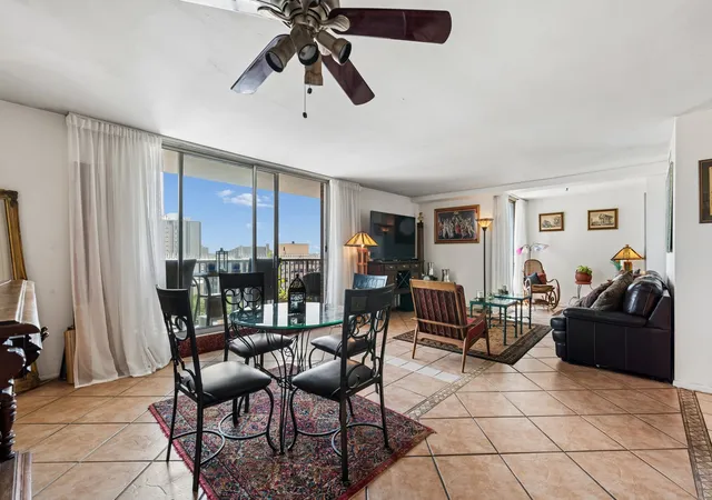 4th image of 5855 N Sheridan Rd #11J, Chicago, IL 60660 | MLS# 12721241