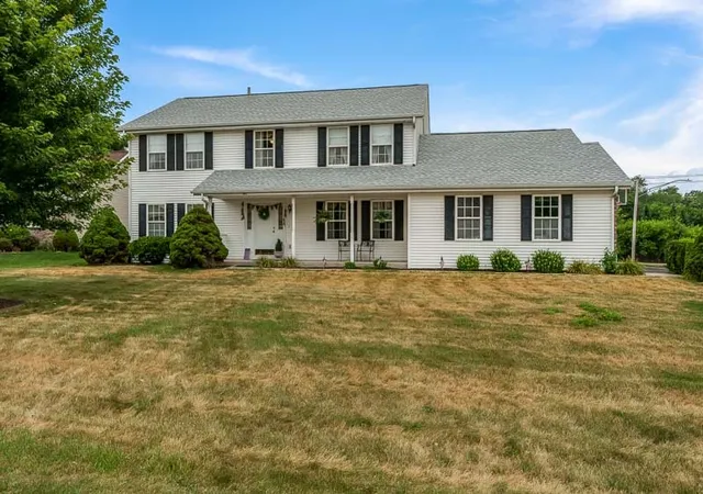 Photo 3 of Single family home for sale at 691 Stonemint Dr, Roscoe, IL 61073 | MLS# 12721294 | Listing updated on 2026-09-24