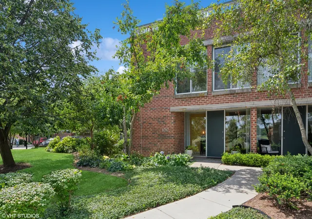 1st image of 1010 Arbor Ln #0, Northfield, IL 60093 | MLS# 12721379
