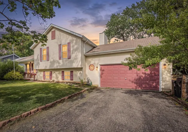 1st image of 611 Parkway Ave, Antioch, IL 60002 | MLS# 12721397