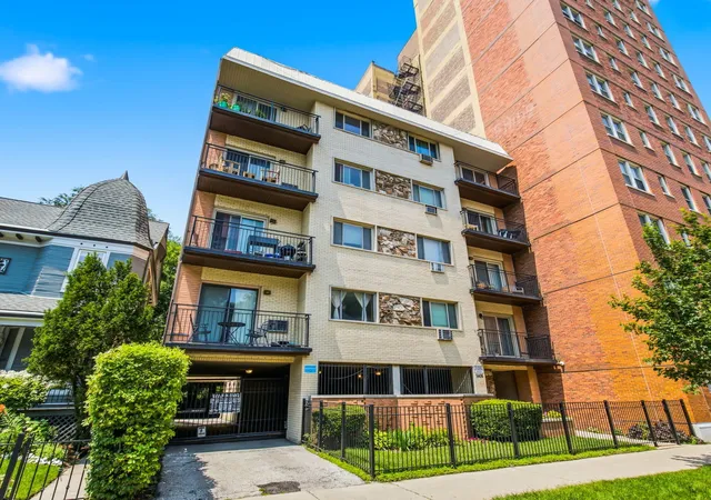 Photo 1 of Townhouse for sale at 5406 S Harper Ave #502, Chicago, IL 60615 | MLS# 12721422 | Listing updated on 2026-08-25