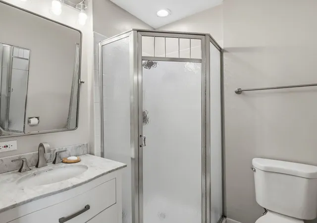 Listing Photo 2 - Condo for sale in building located at 5406 S Harper Ave, Chicago, IL 60615 - Unit #502