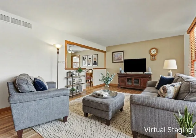3rd image of 10S287 Alma Ln, Naperville, IL 60564 | MLS# 12721425