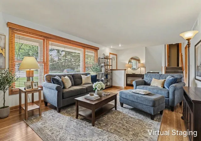 4th image of 10S287 Alma Ln, Naperville, IL 60564 | MLS# 12721425