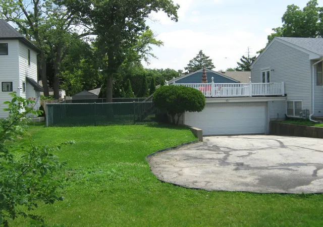 2nd image of 1007 Prairie Lawn Rd, Glenview, IL 60025 | MLS# 12721463