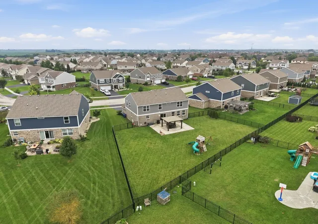 3rd image of 2032 Rownham Hill Rd, New Lenox, IL 60451 | MLS# 12721553