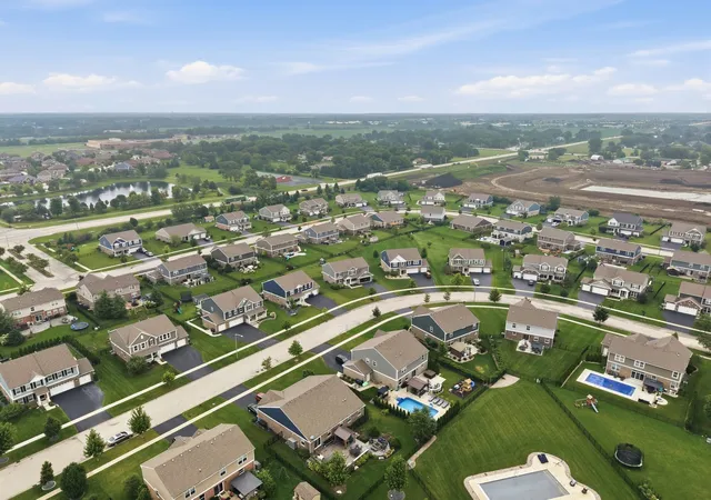 38th image of 2032 Rownham Hill Rd, New Lenox, IL 60451 | MLS# 12721553