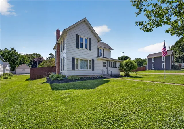 Photo 3 of Sale Pending at 411 Main St, Leaf River, IL 61047 | MLS# 12721565 | Listing updated on 2026-08-21