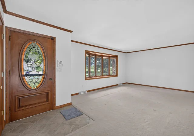 Photo 3 of Single family home for sale at 5 N Acres Dr, Streator, IL 61364 | MLS# 12721598 | Listing updated on 2026-08-17