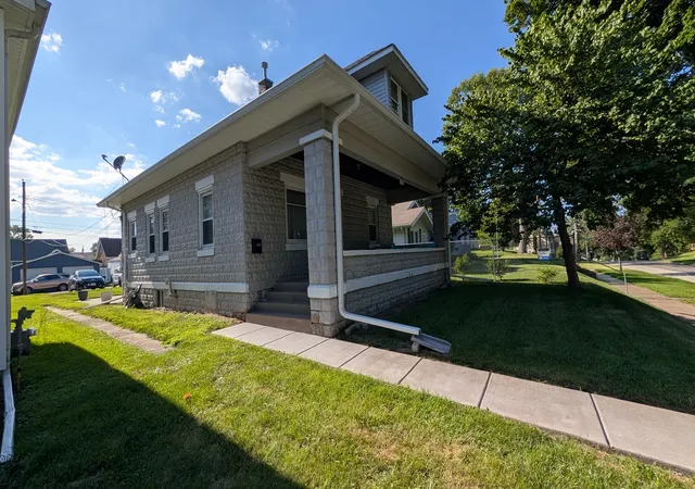 3rd image of 258 7Th St, Silvis, IL 61282 | MLS# 12721772