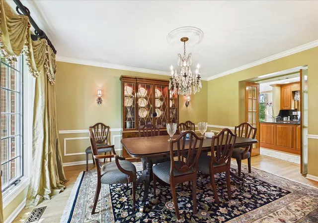 5th image of 120 W Blackthorn Ln, Lake Forest, IL 60045 | MLS# 12721861