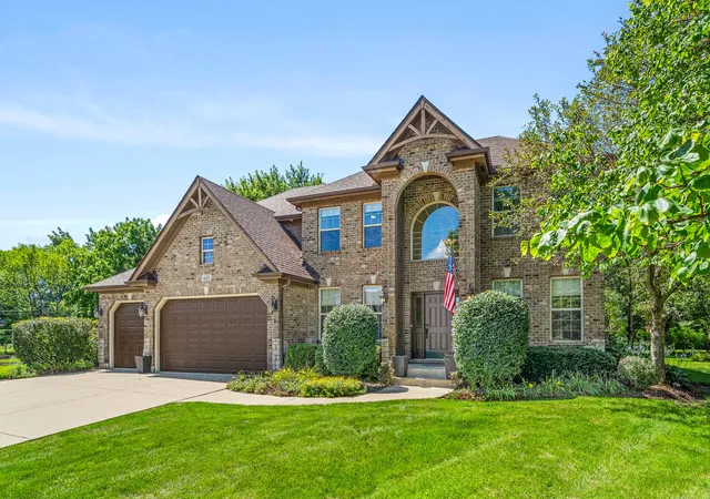 2nd image of 621 Sheffield Cir, Sugar Grove, IL 60554 | MLS# 12721903