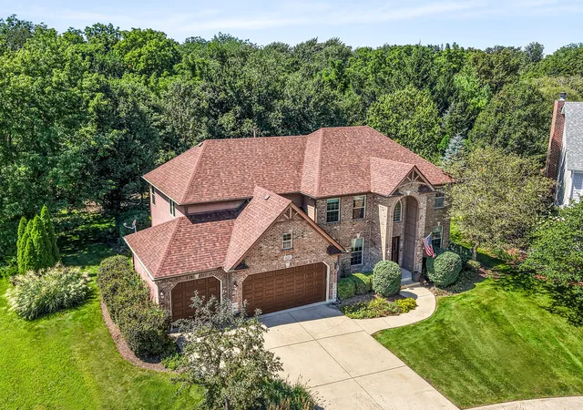 3rd image of 621 Sheffield Cir, Sugar Grove, IL 60554 | MLS# 12721903