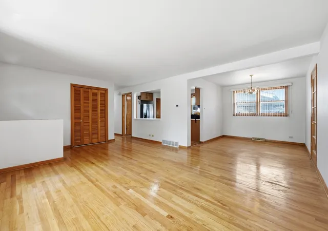 Photo 3 of Single family home for sale at 545 S 6th Avenue, La Grange, IL 60525 | MLS# 12721972 | Listing updated on 2026-09-02