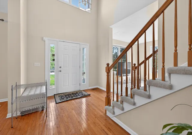 Photo 3 of Single family home for sale at 5701 Caribou Ln, Hoffman Estates, IL 60192 | MLS# 12722012 | Listing updated on 2026-09-07