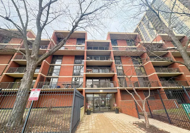 Condo for sale at 3021 S Michigan Ave #306, Chicago, IL 60616 | MLS# 12722045
