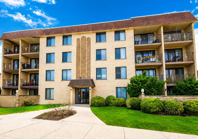 Photo 1 of Condo for sale at 5447 W Lawrence Ave #203, Chicago, IL 60630 | MLS# 12722050 | Listing updated on 2026-08-18