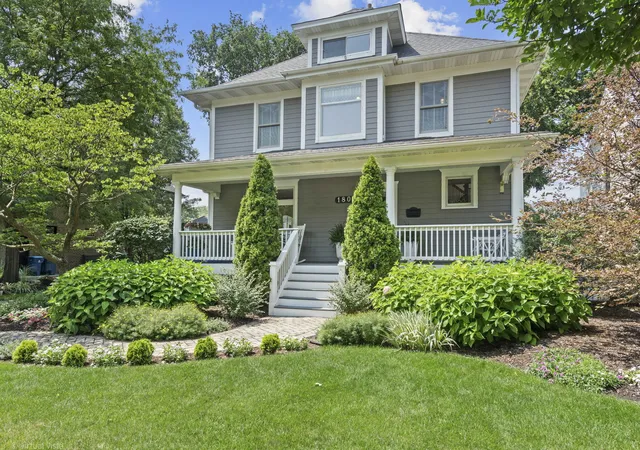 Photo 2 of Single family home for sale at 180 S Arlington Ave, Elmhurst, IL 60126 | MLS# 12722110 | Listing updated on 2026-08-19