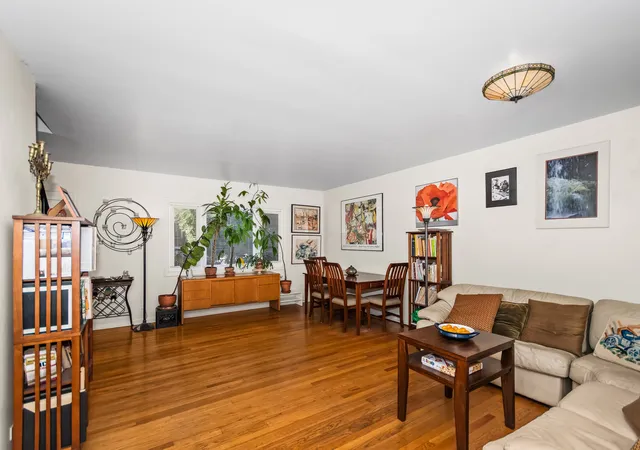 2nd image of 3135 Central Crst, Evanston, IL 60201 | MLS# 12722146