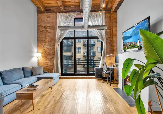 Photo 3 of Sale Pending at 1918 S Michigan Ave #207, Chicago, IL 60616 | MLS# 12722176 | Listing updated on 2026-10-09