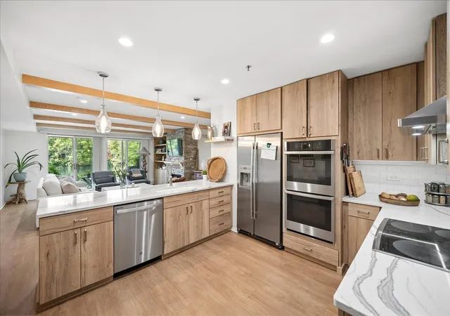 3rd image of 1040 Arbor Ln, Northfield, IL 60093 | MLS# 12722216