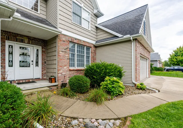 2nd image of 3913 Baywood Rd, Bloomington, IL 61705 | MLS# 12722223