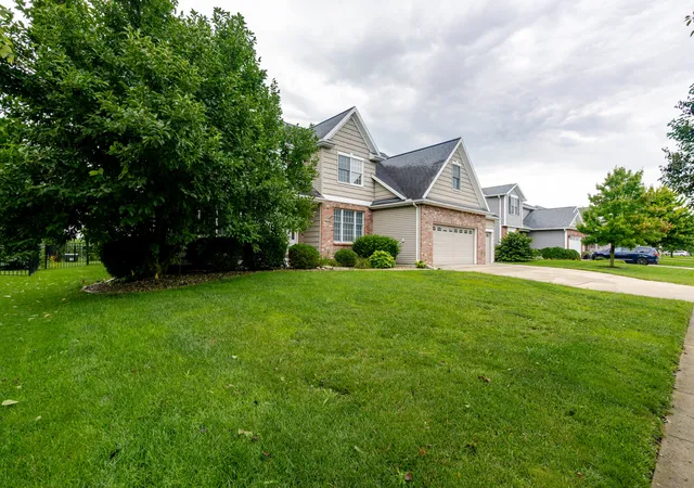 4th image of 3913 Baywood Rd, Bloomington, IL 61705 | MLS# 12722223