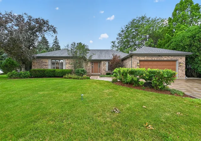 Photo 1 of Sale Pending at 135 Hawkins Cir, Wheaton, IL 60189 | MLS# 12722238 | Listing updated on 2026-08-21