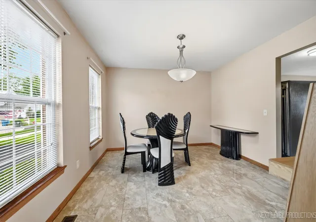 image of 2513 Briarwood Ct, Aurora, IL 60506 | MLS# 12722297